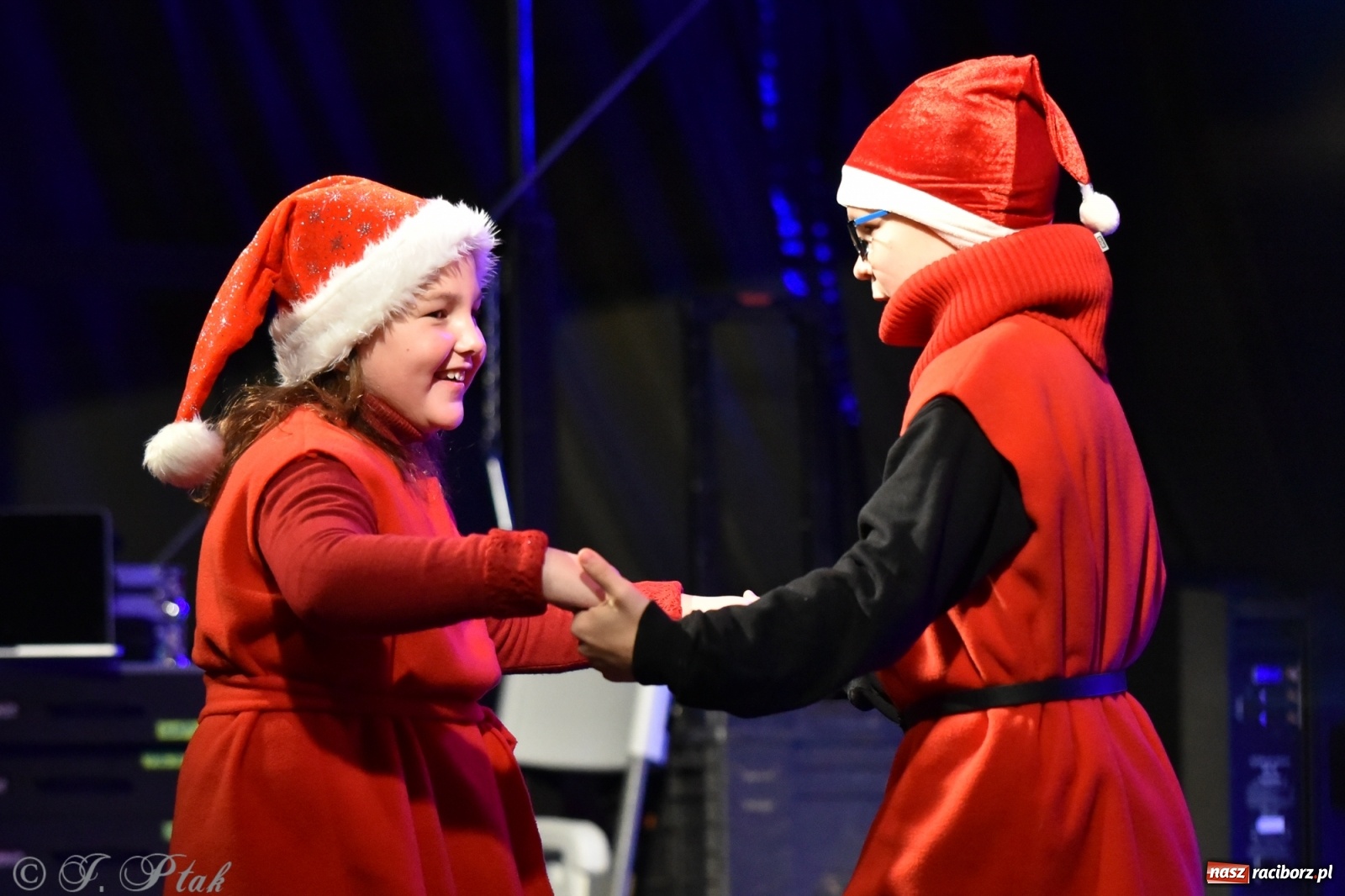 Zdjęcie w galerii na portalu naszraciborz.pl: Sobota na jarmarku w Raciborzu wiadomości z regionu