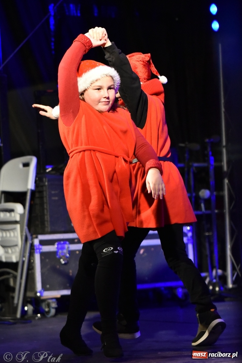 Zdjęcie w galerii na portalu naszraciborz.pl: Sobota na jarmarku w Raciborzu wiadomości z regionu