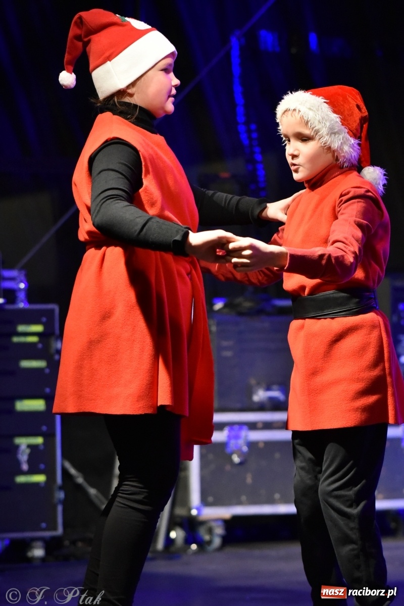 Zdjęcie w galerii na portalu naszraciborz.pl: Sobota na jarmarku w Raciborzu wiadomości z regionu