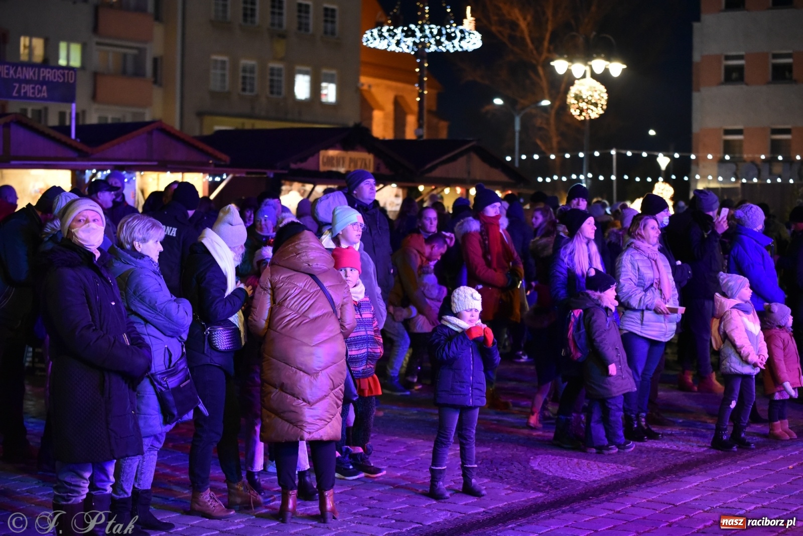 Zdjęcie w galerii na portalu naszraciborz.pl: Sobota na jarmarku w Raciborzu wiadomości z regionu
