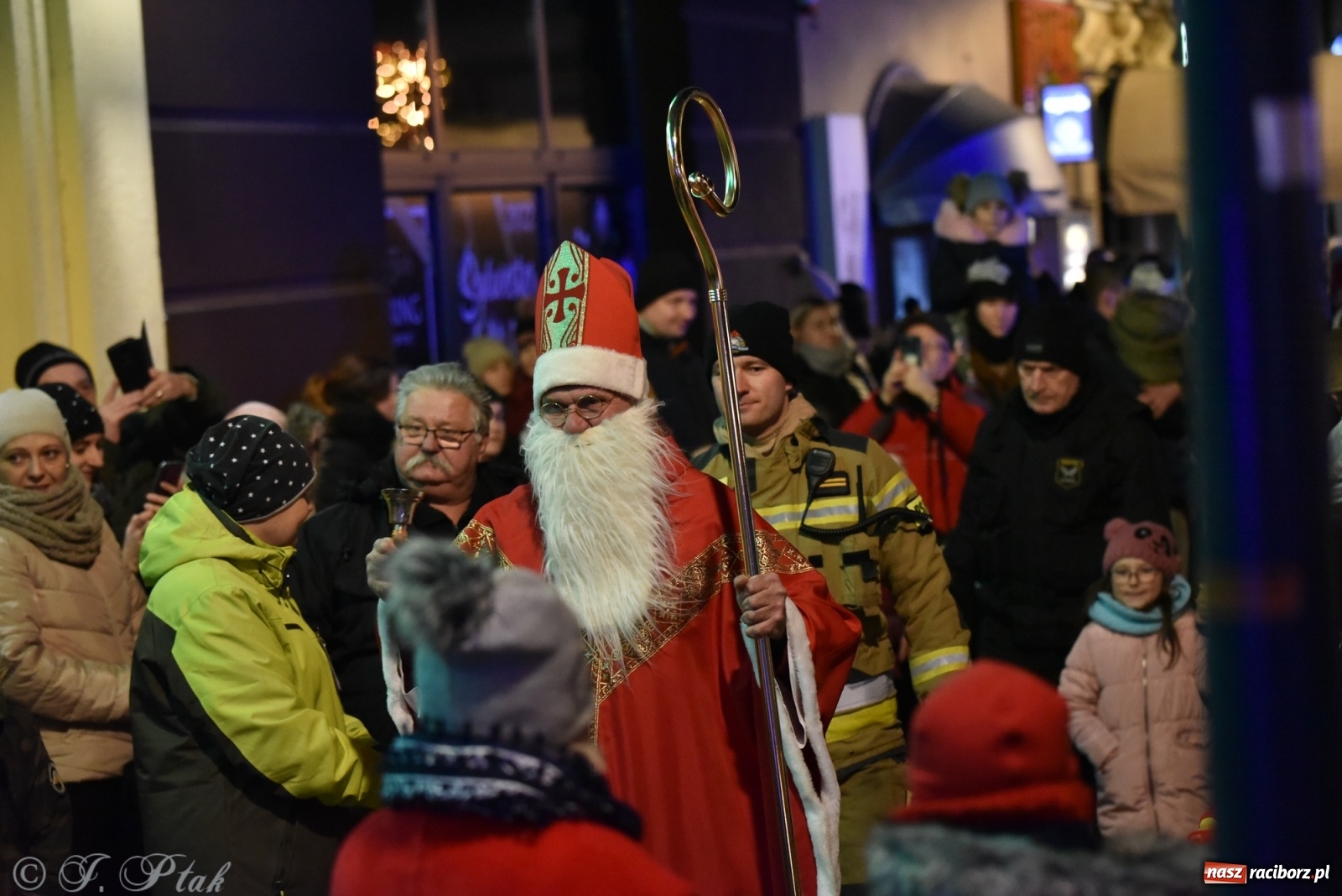Zdjęcie w galerii na portalu naszraciborz.pl: Sobota na jarmarku w Raciborzu wiadomości z regionu