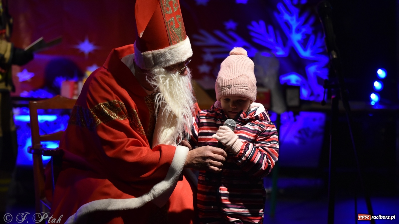 Zdjęcie w galerii na portalu naszraciborz.pl: Sobota na jarmarku w Raciborzu wiadomości z regionu