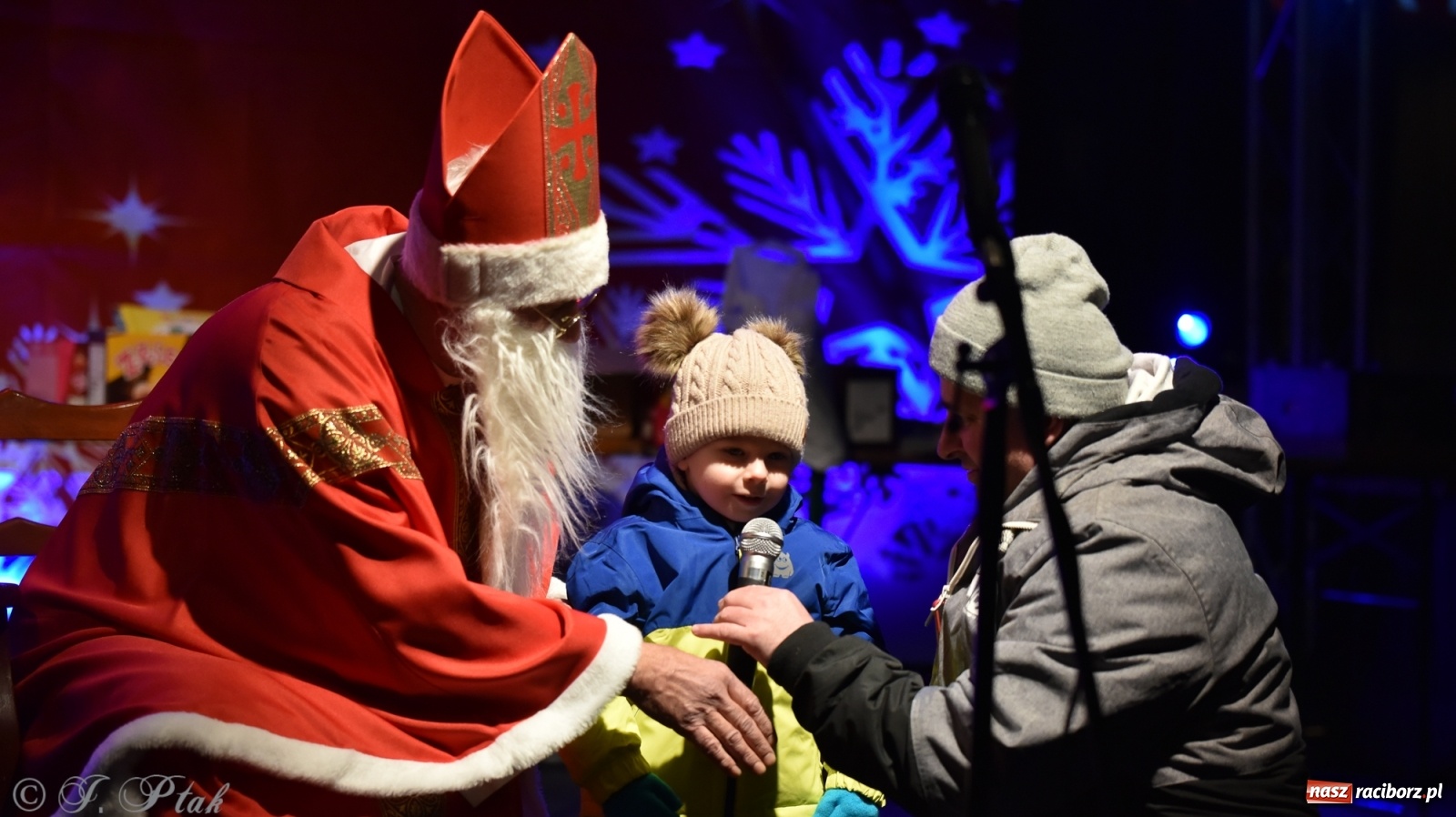 Zdjęcie w galerii na portalu naszraciborz.pl: Sobota na jarmarku w Raciborzu wiadomości z regionu