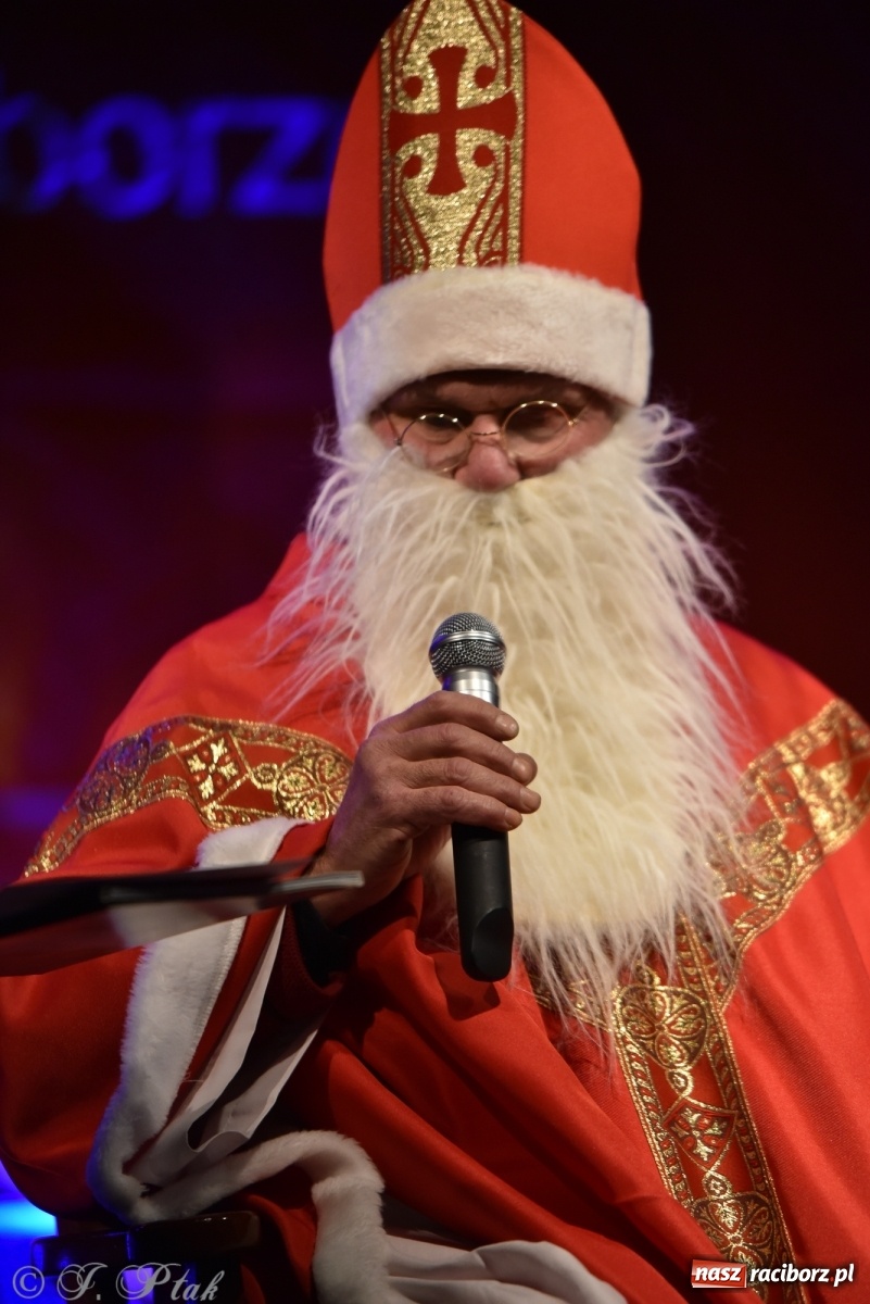 Zdjęcie w galerii na portalu naszraciborz.pl: Sobota na jarmarku w Raciborzu wiadomości z regionu