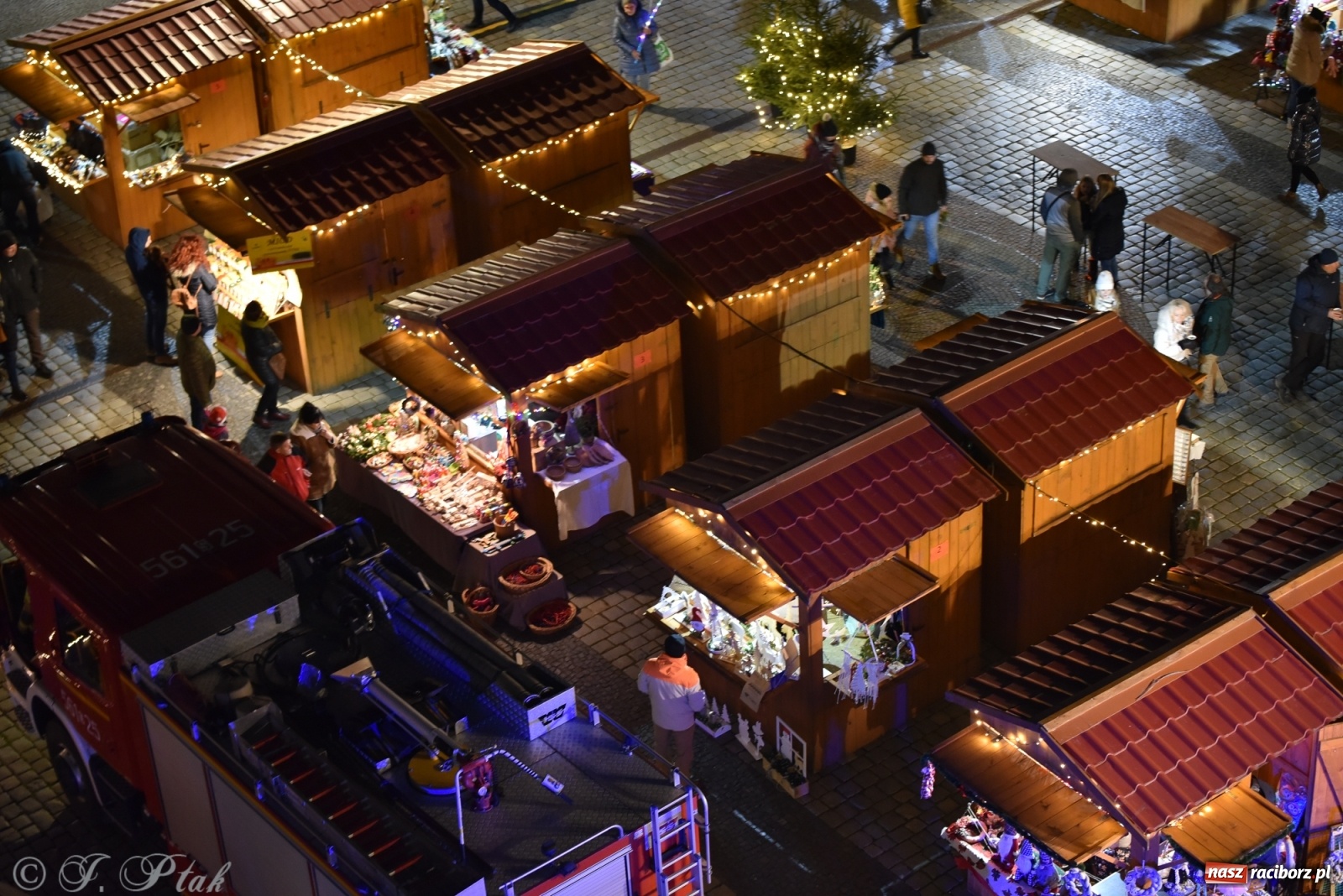 Zdjęcie w galerii na portalu naszraciborz.pl: Sobota na jarmarku w Raciborzu wiadomości z regionu