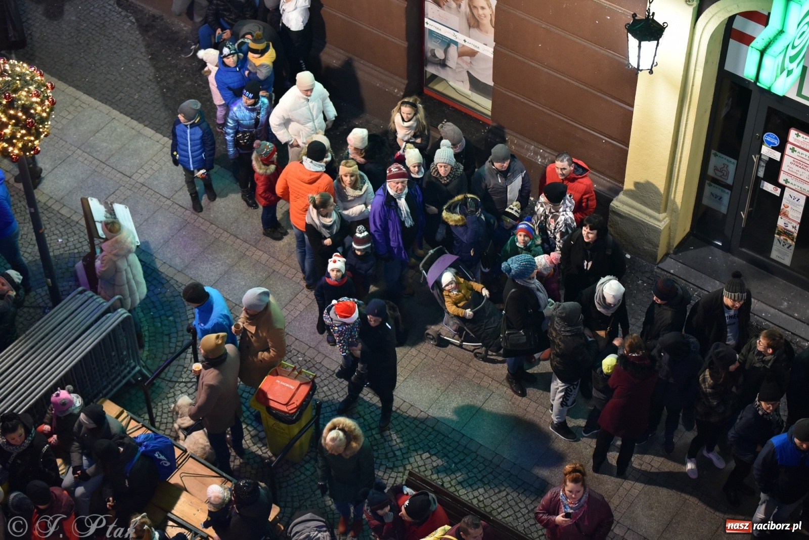 Zdjęcie w galerii na portalu naszraciborz.pl: Sobota na jarmarku w Raciborzu wiadomości z regionu