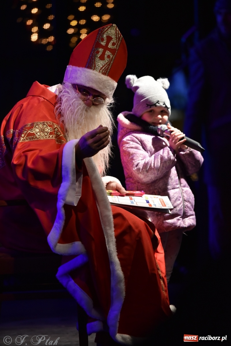 Zdjęcie w galerii na portalu naszraciborz.pl: Sobota na jarmarku w Raciborzu wiadomości z regionu
