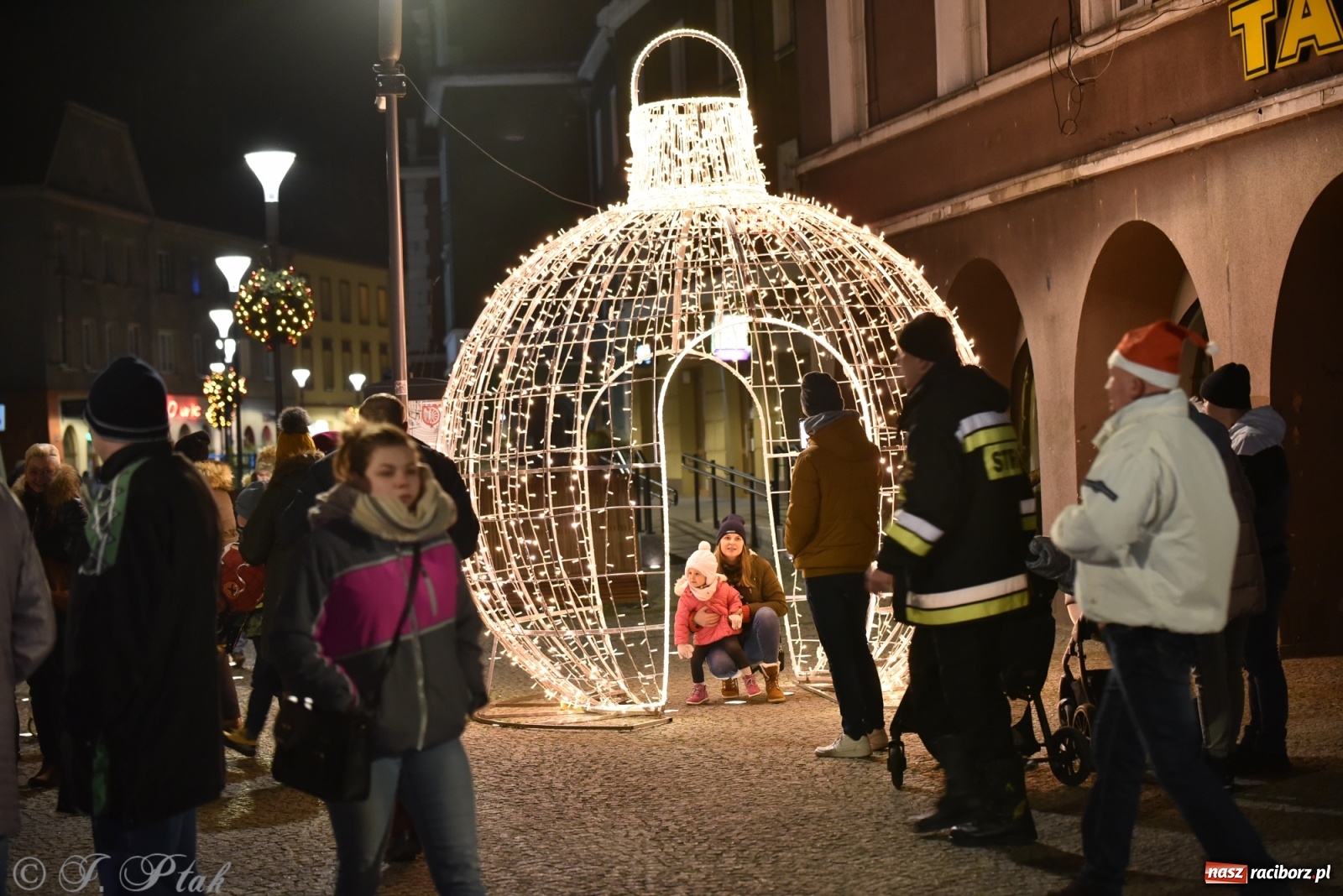 Zdjęcie w galerii na portalu naszraciborz.pl: Sobota na jarmarku w Raciborzu wiadomości z regionu