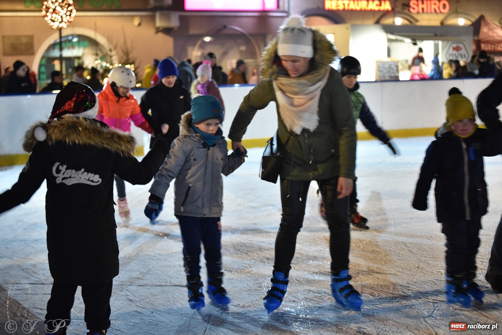 Zdjęcie w galerii na portalu naszraciborz.pl: Sobota na jarmarku w Raciborzu wiadomości z regionu