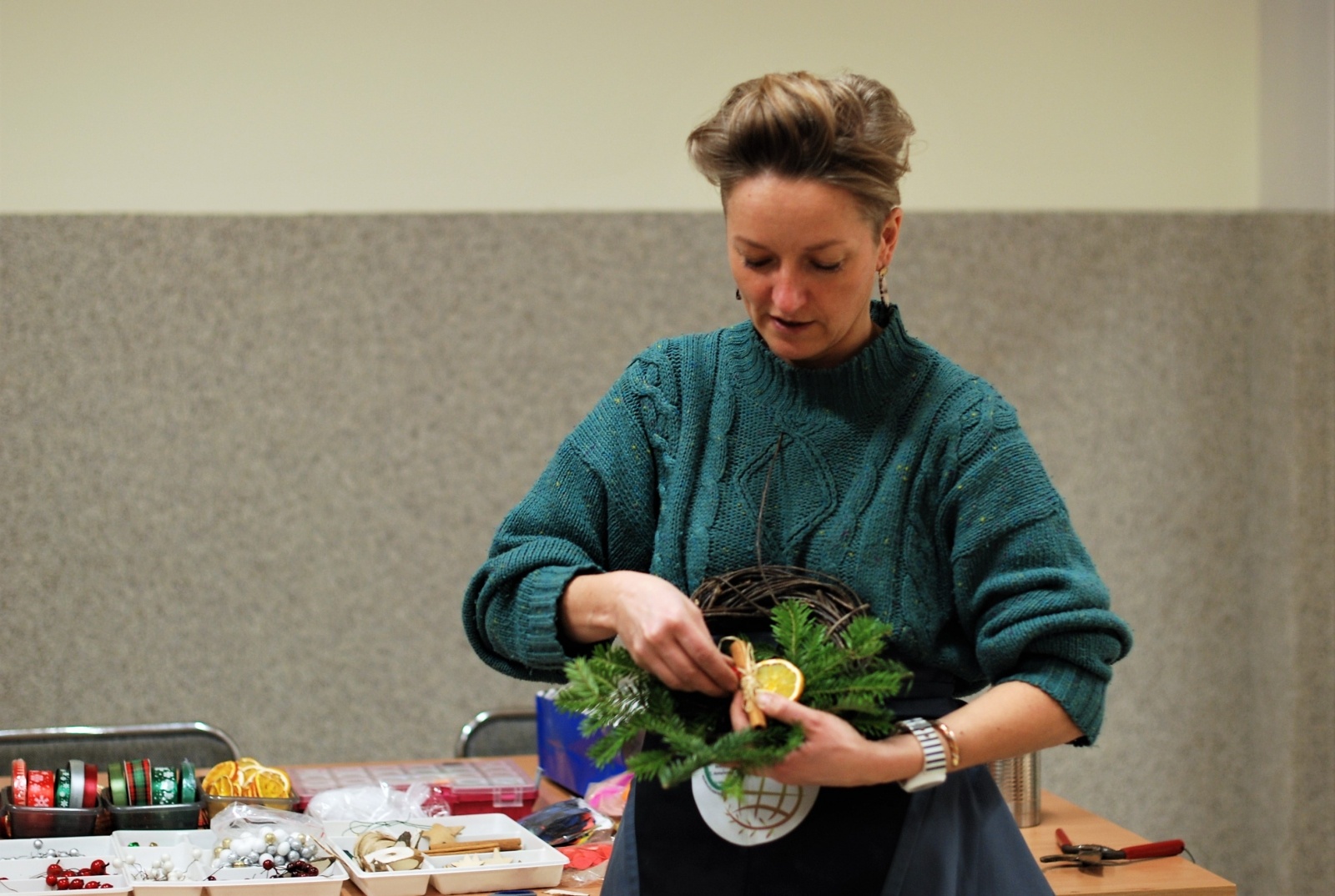 Zdjęcie w galerii na portalu naszraciborz.pl: Babska sprawa, czyli warsztaty plecionkarskie w Nędzy wiadomości z regionu