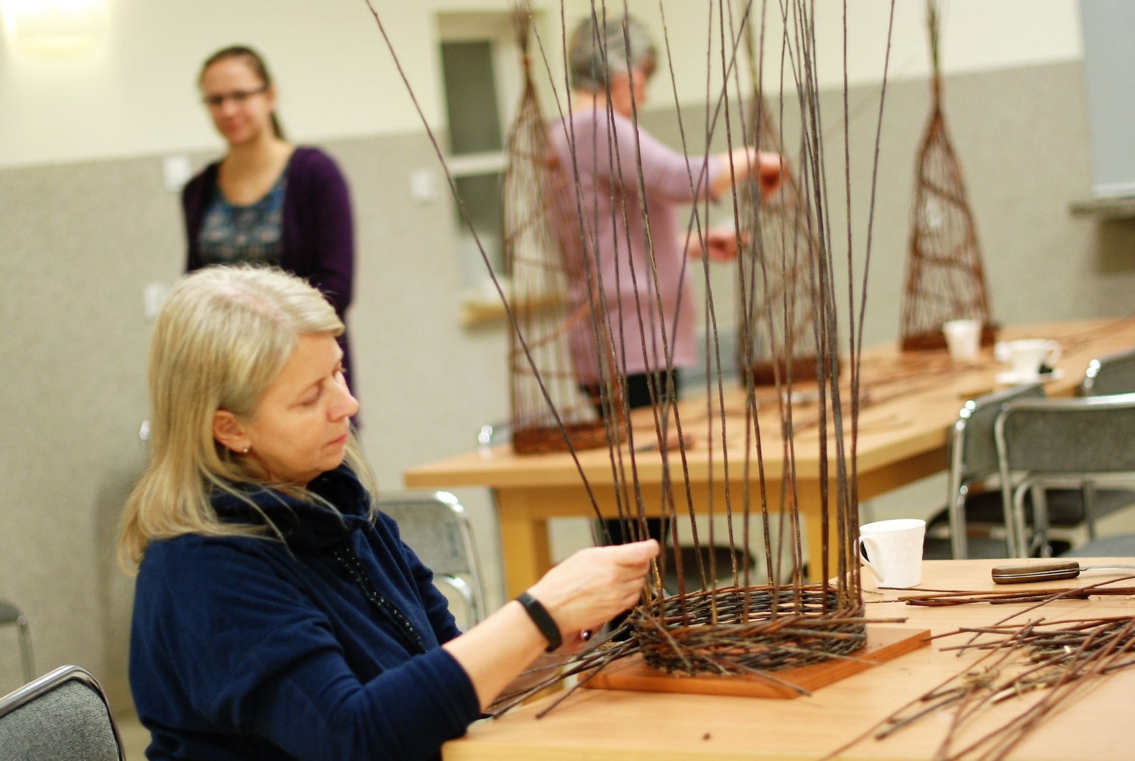 Zdjęcie w galerii na portalu naszraciborz.pl: Babska sprawa, czyli warsztaty plecionkarskie w Nędzy wiadomości z regionu