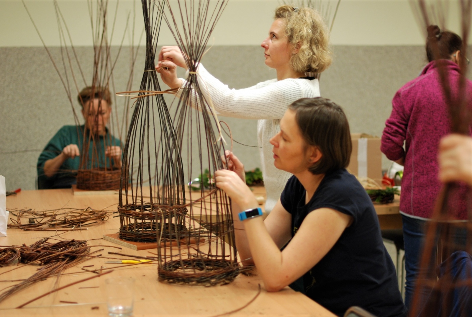 Zdjęcie w galerii na portalu naszraciborz.pl: Babska sprawa, czyli warsztaty plecionkarskie w Nędzy wiadomości z regionu