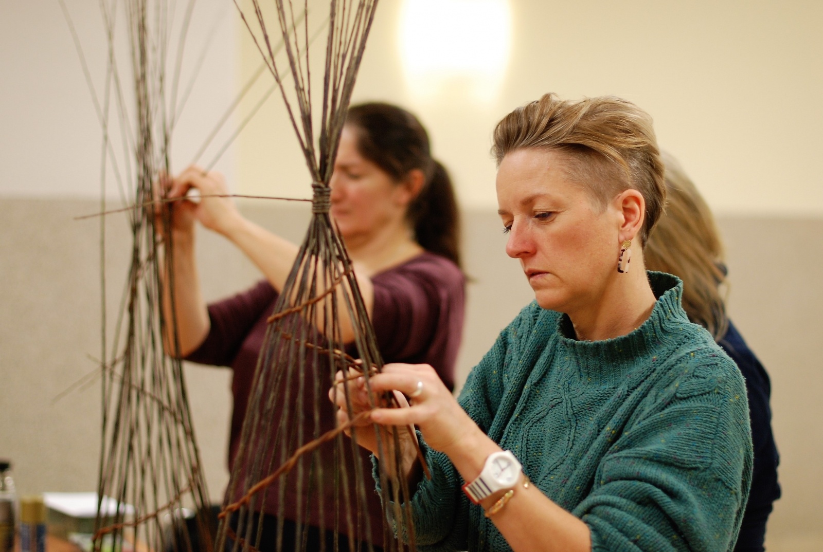 Zdjęcie w galerii na portalu naszraciborz.pl: Babska sprawa, czyli warsztaty plecionkarskie w Nędzy wiadomości z regionu