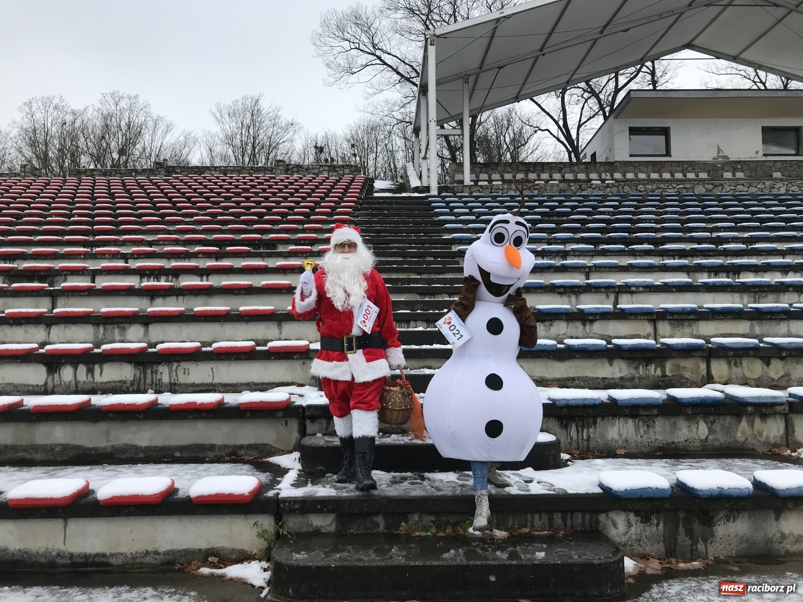 Zdjęcie w galerii na portalu naszraciborz.pl: Raciborski Bieg Mikołajkowy w zimowej scenerii wiadomości z regionu