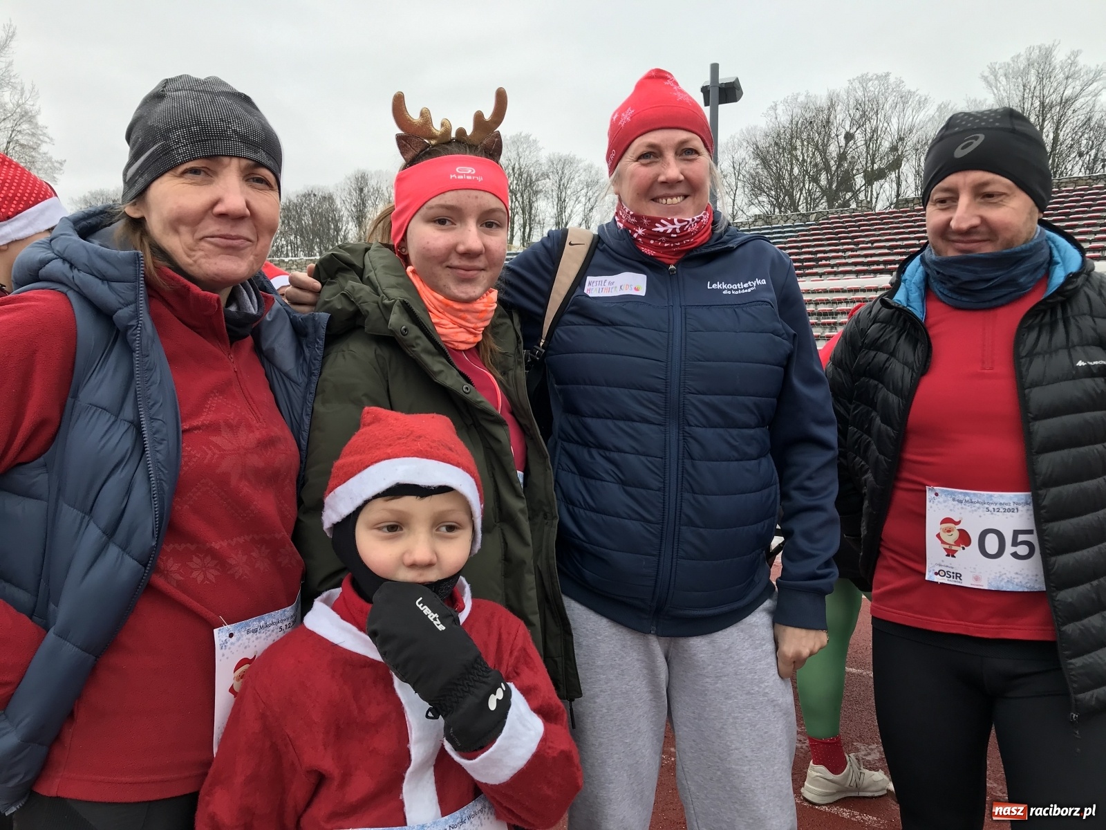 Zdjęcie w galerii na portalu naszraciborz.pl: Raciborski Bieg Mikołajkowy w zimowej scenerii wiadomości z regionu