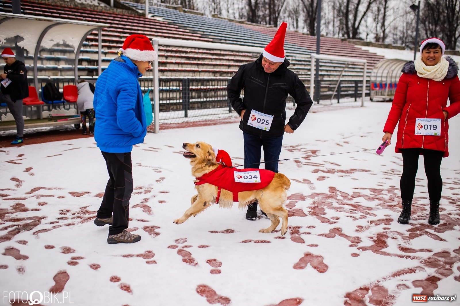 Zdjęcie w galerii na portalu naszraciborz.pl: Raciborski Bieg Mikołajkowy w zimowej scenerii wiadomości z regionu