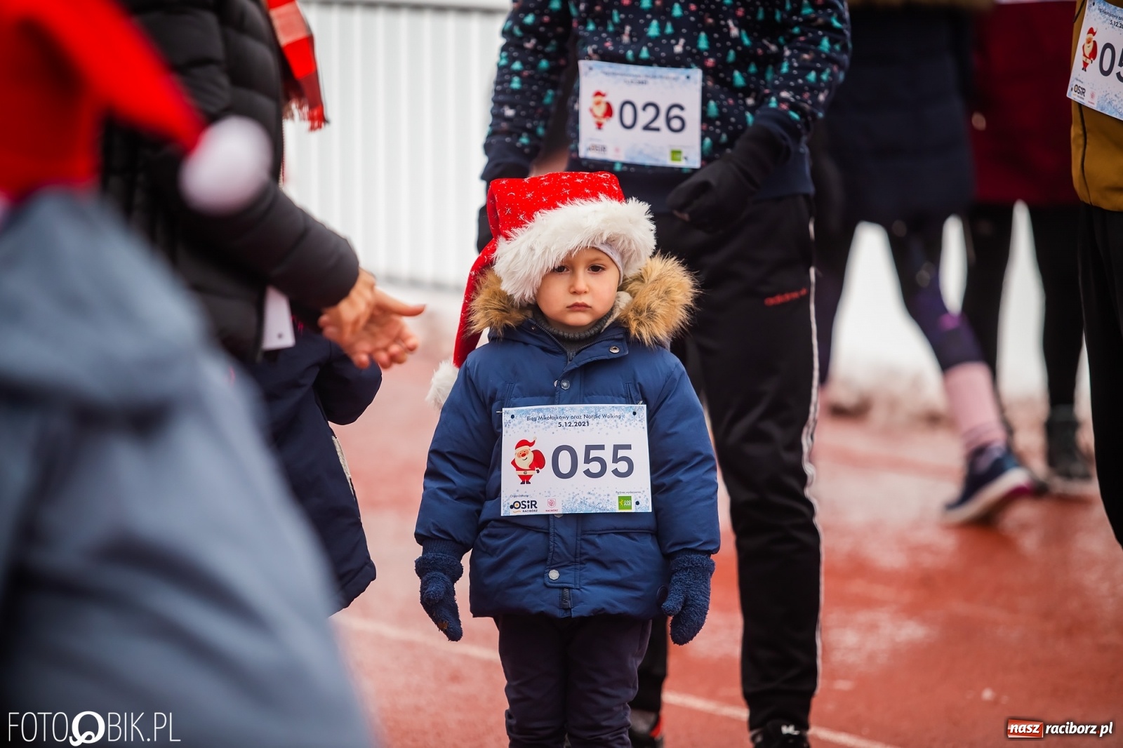 Zdjęcie w galerii na portalu naszraciborz.pl: Raciborski Bieg Mikołajkowy w zimowej scenerii wiadomości z regionu