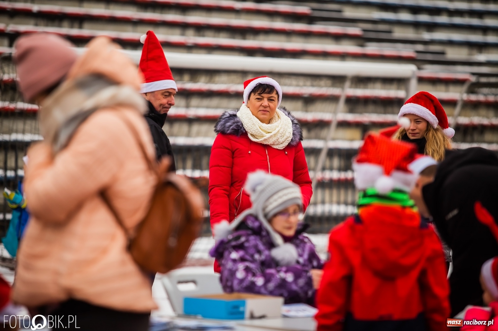 Zdjęcie w galerii na portalu naszraciborz.pl: Raciborski Bieg Mikołajkowy w zimowej scenerii wiadomości z regionu