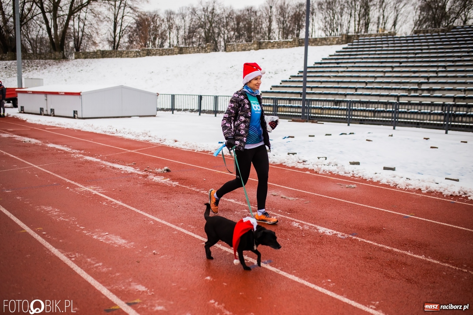 Zdjęcie w galerii na portalu naszraciborz.pl: Raciborski Bieg Mikołajkowy w zimowej scenerii wiadomości z regionu