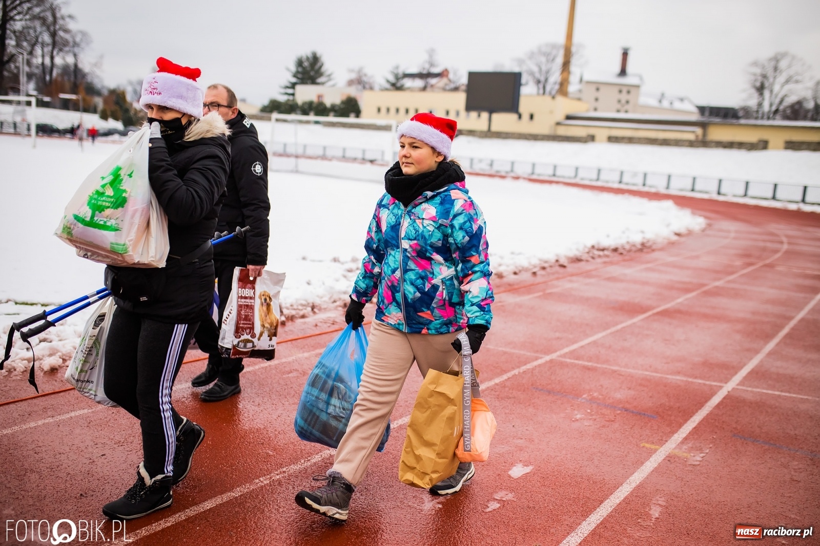 Zdjęcie w galerii na portalu naszraciborz.pl: Raciborski Bieg Mikołajkowy w zimowej scenerii wiadomości z regionu
