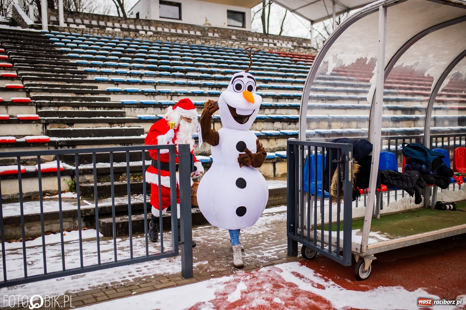 Zdjęcie w galerii na portalu naszraciborz.pl: Raciborski Bieg Mikołajkowy w zimowej scenerii wiadomości z regionu