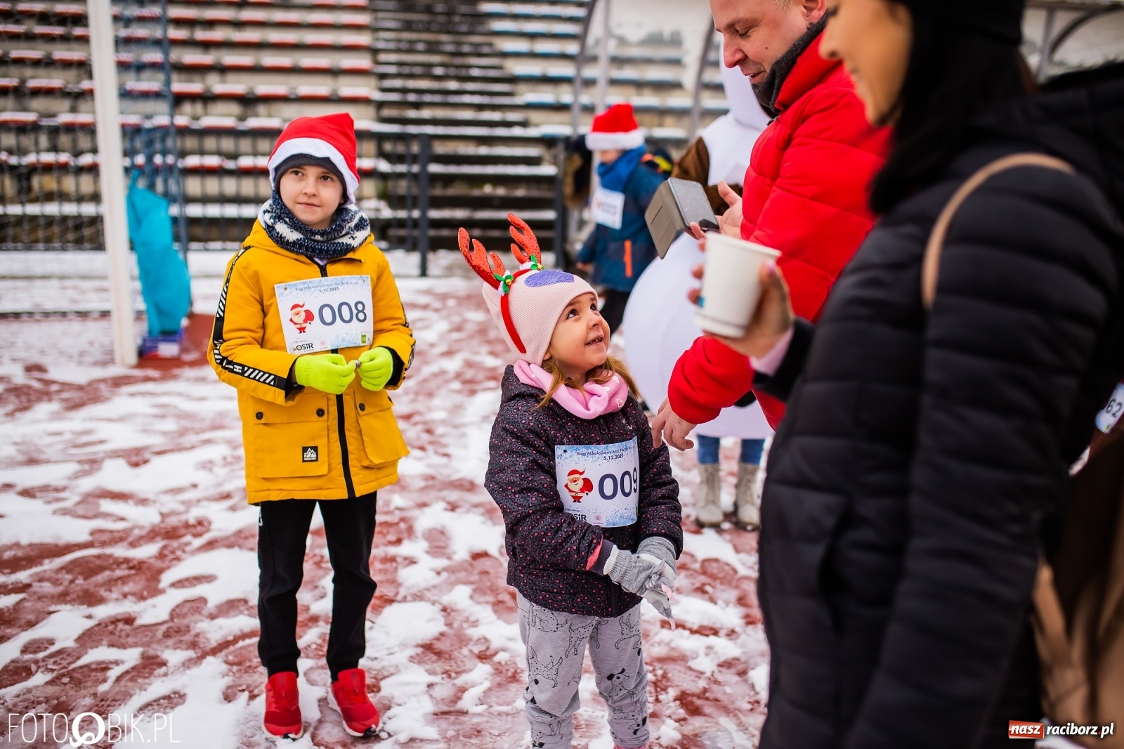 Zdjęcie w galerii na portalu naszraciborz.pl: Raciborski Bieg Mikołajkowy w zimowej scenerii wiadomości z regionu