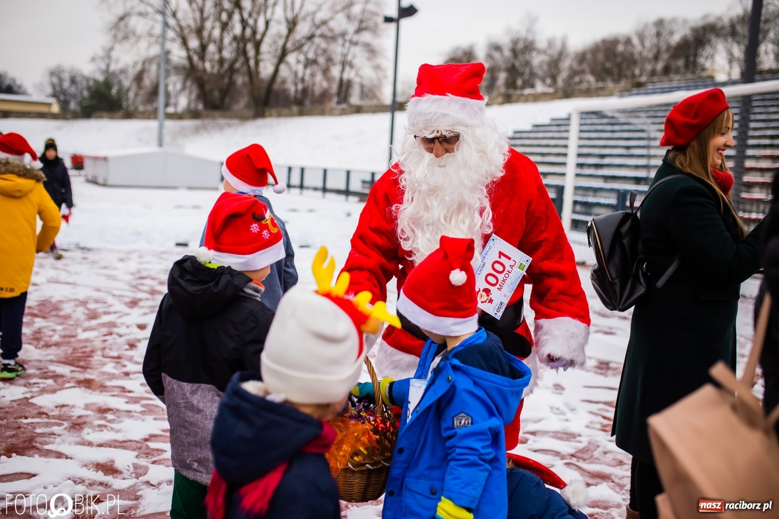 Zdjęcie w galerii na portalu naszraciborz.pl: Raciborski Bieg Mikołajkowy w zimowej scenerii wiadomości z regionu