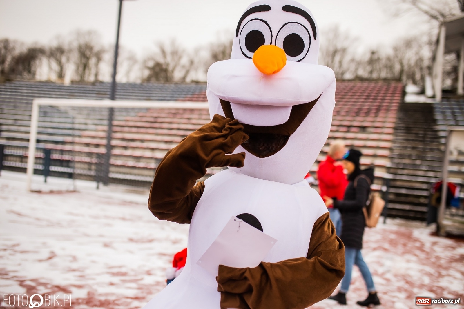 Zdjęcie w galerii na portalu naszraciborz.pl: Raciborski Bieg Mikołajkowy w zimowej scenerii wiadomości z regionu