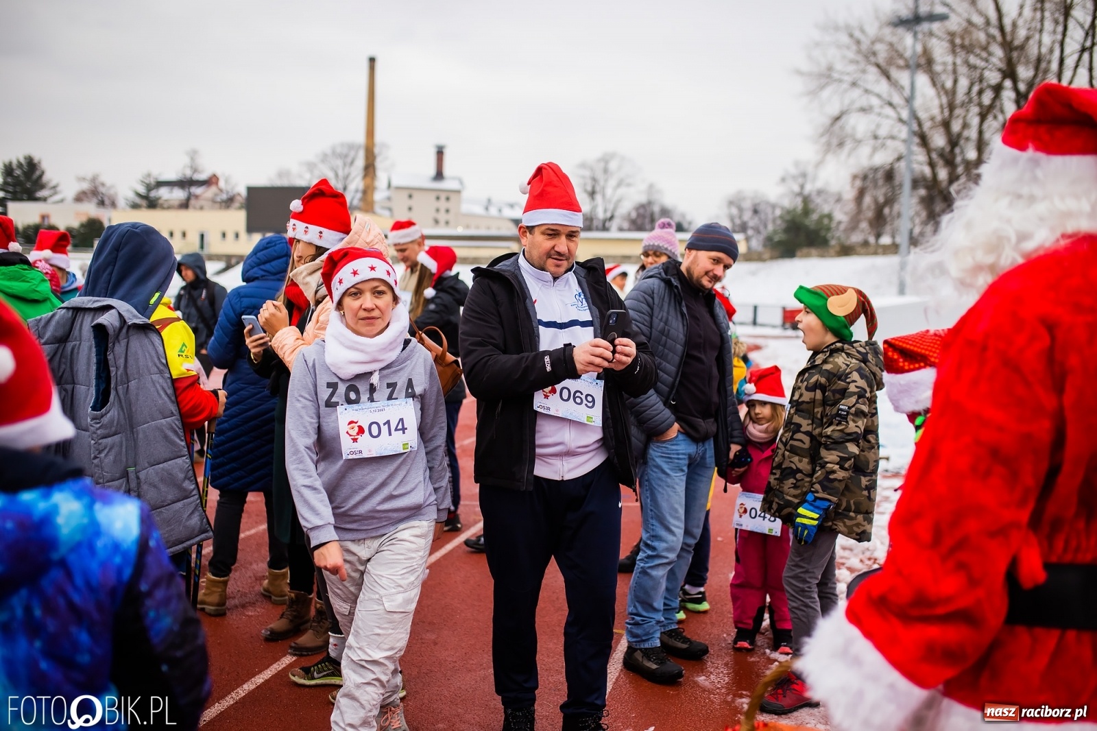 Zdjęcie w galerii na portalu naszraciborz.pl: Raciborski Bieg Mikołajkowy w zimowej scenerii wiadomości z regionu