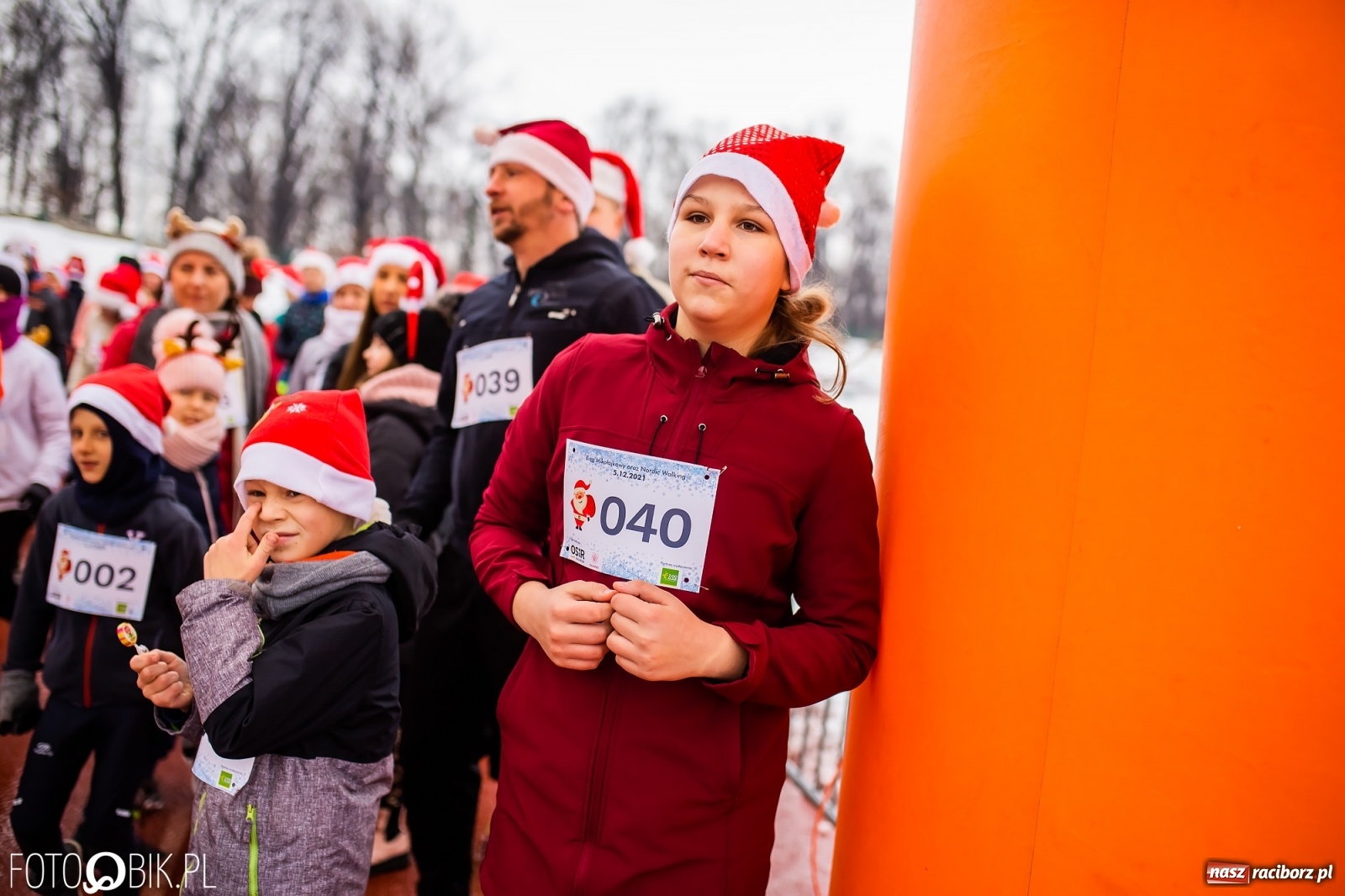 Zdjęcie w galerii na portalu naszraciborz.pl: Raciborski Bieg Mikołajkowy w zimowej scenerii wiadomości z regionu