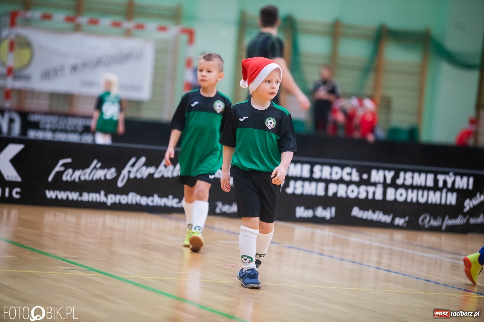 Zdjęcie w galerii na portalu naszraciborz.pl: Piłkarska rywalizacja w turnieju mikołajkowym [FOTO] wiadomości z regionu