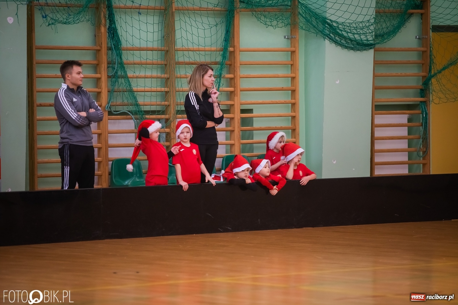 Zdjęcie w galerii na portalu naszraciborz.pl: Piłkarska rywalizacja w turnieju mikołajkowym [FOTO] wiadomości z regionu
