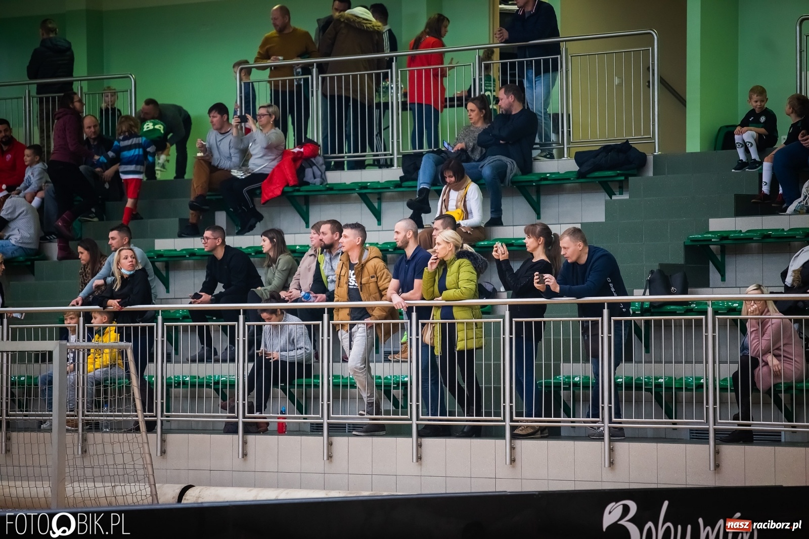 Zdjęcie w galerii na portalu naszraciborz.pl: Piłkarska rywalizacja w turnieju mikołajkowym [FOTO] wiadomości z regionu