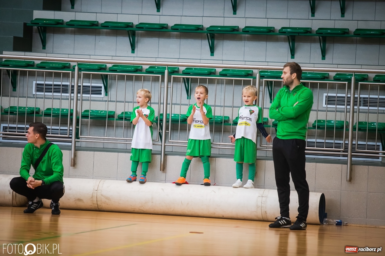 Zdjęcie w galerii na portalu naszraciborz.pl: Piłkarska rywalizacja w turnieju mikołajkowym [FOTO] wiadomości z regionu