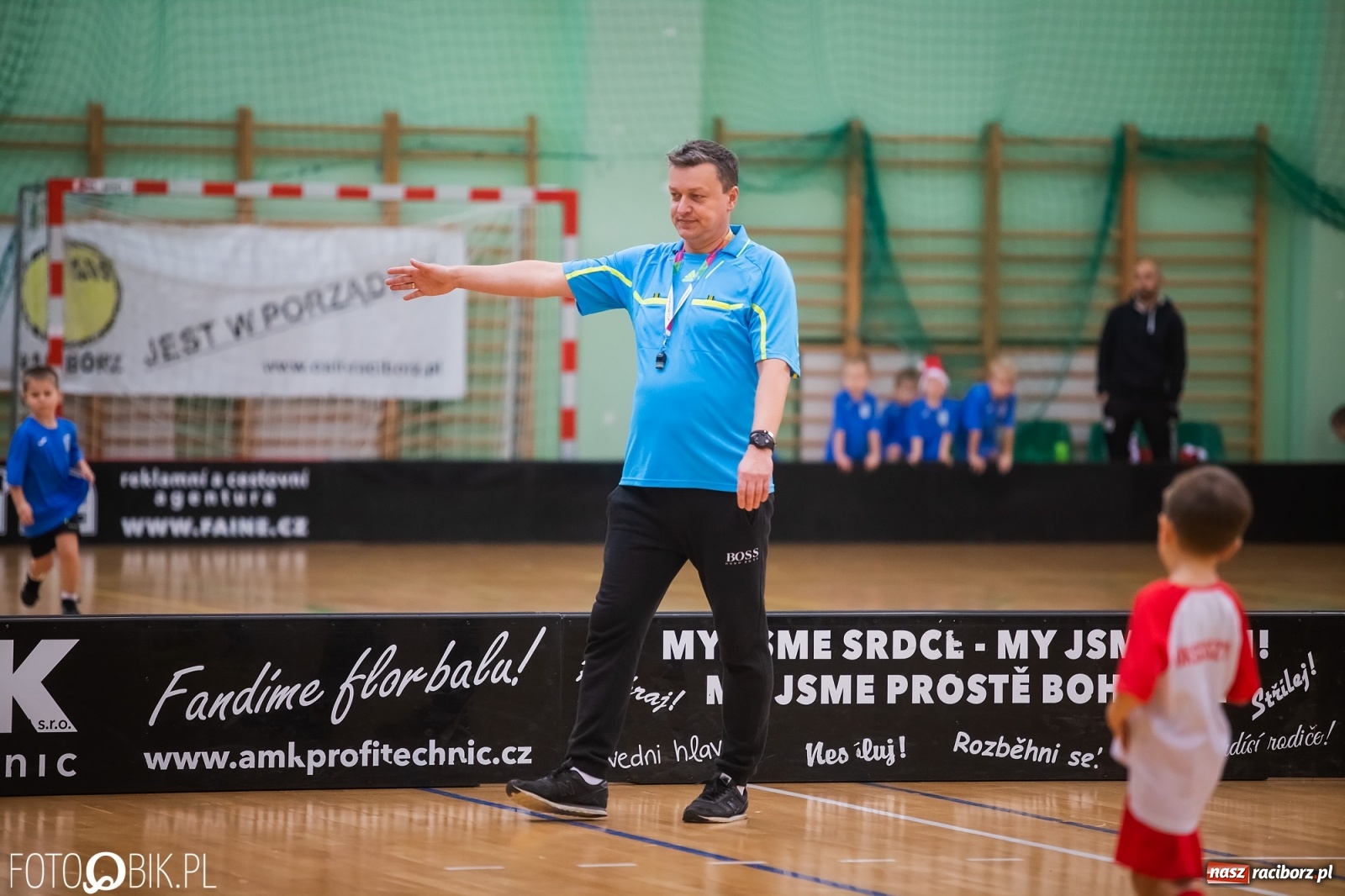 Zdjęcie w galerii na portalu naszraciborz.pl: Piłkarska rywalizacja w turnieju mikołajkowym [FOTO] wiadomości z regionu