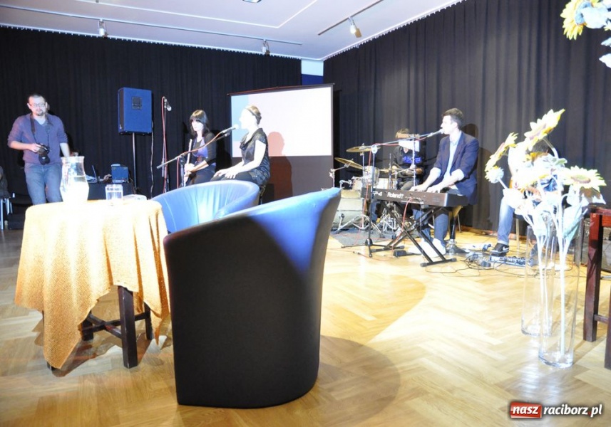 Zdjęcie w galerii na portalu naszraciborz.pl: Lipska na promocji Almanachu wiadomości z regionu