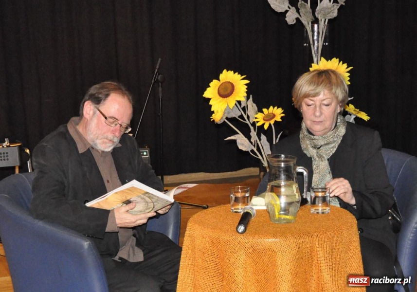 Zdjęcie w galerii na portalu naszraciborz.pl: Lipska na promocji Almanachu wiadomości z regionu