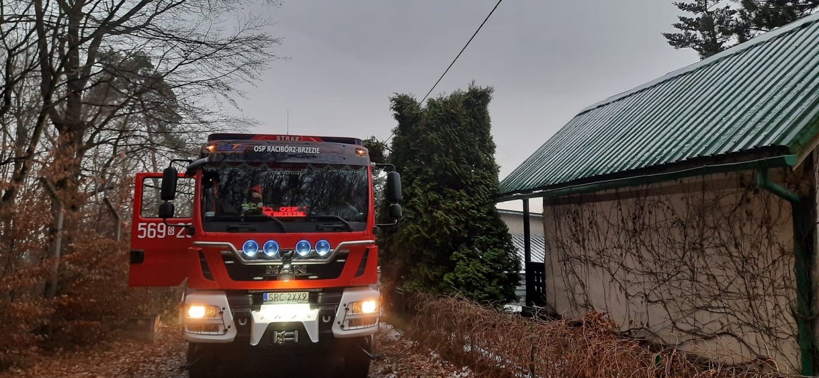 Zdjęcie w galerii na portalu naszraciborz.pl: Raport 998. Pożar altanki na Brzeziu [FOTO] wiadomości z regionu