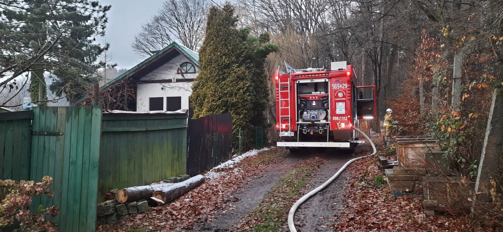 Zdjęcie w galerii na portalu naszraciborz.pl: Raport 998. Pożar altanki na Brzeziu [FOTO] wiadomości z regionu