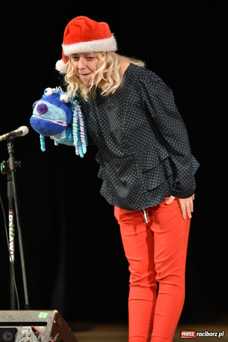 Zdjęcie w galerii na portalu naszraciborz.pl: Maluchy w krainie dźwięku w mikołajkowym klimacie wiadomości z regionu