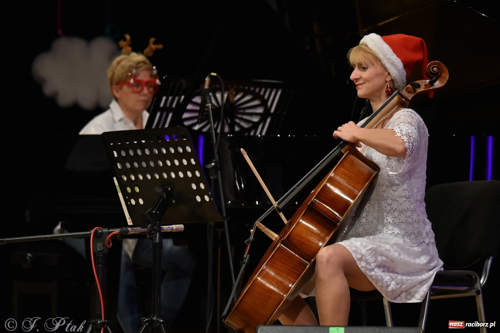 Zdjęcie w galerii na portalu naszraciborz.pl: Maluchy w krainie dźwięku w mikołajkowym klimacie wiadomości z regionu