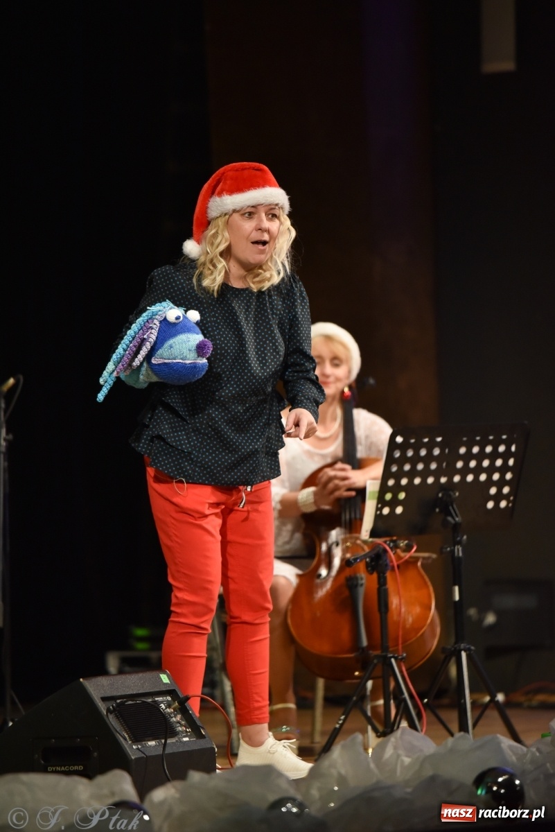 Zdjęcie w galerii na portalu naszraciborz.pl: Maluchy w krainie dźwięku w mikołajkowym klimacie wiadomości z regionu