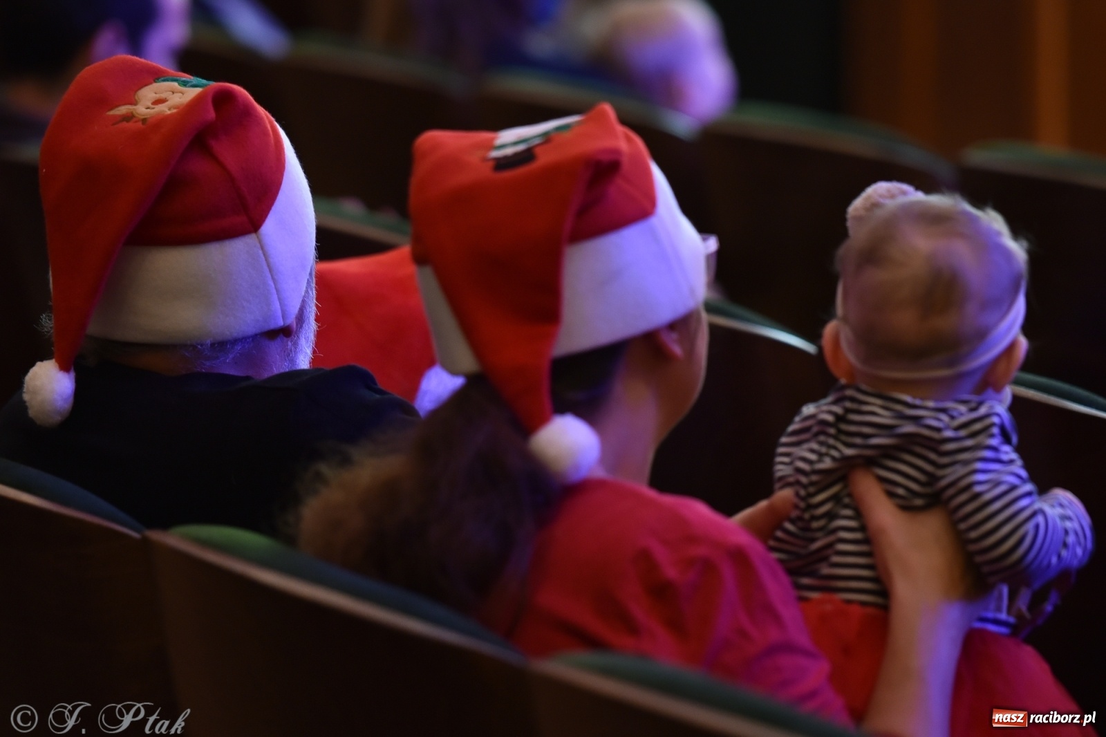 Zdjęcie w galerii na portalu naszraciborz.pl: Maluchy w krainie dźwięku w mikołajkowym klimacie wiadomości z regionu