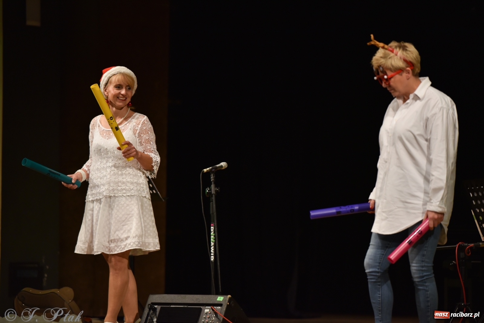 Zdjęcie w galerii na portalu naszraciborz.pl: Maluchy w krainie dźwięku w mikołajkowym klimacie wiadomości z regionu