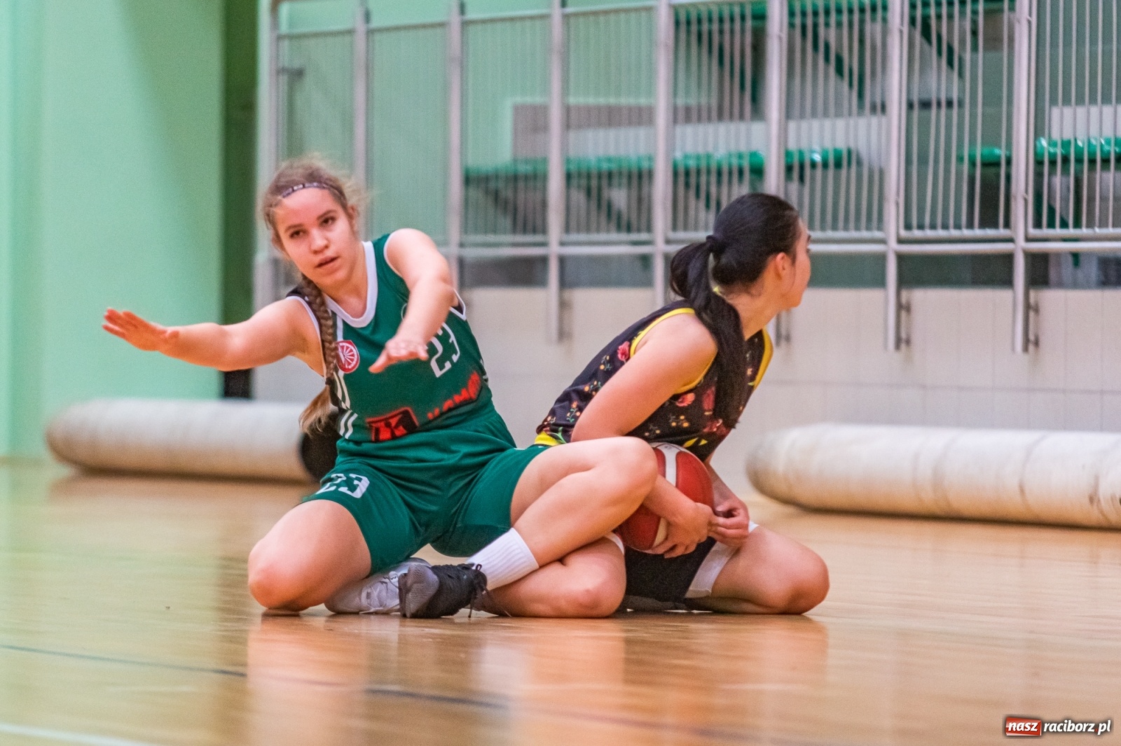 Zdjęcie w galerii na portalu naszraciborz.pl: RKK AZS Racibórz zdemolował Kamienicę Polską [FOTO] wiadomości z regionu