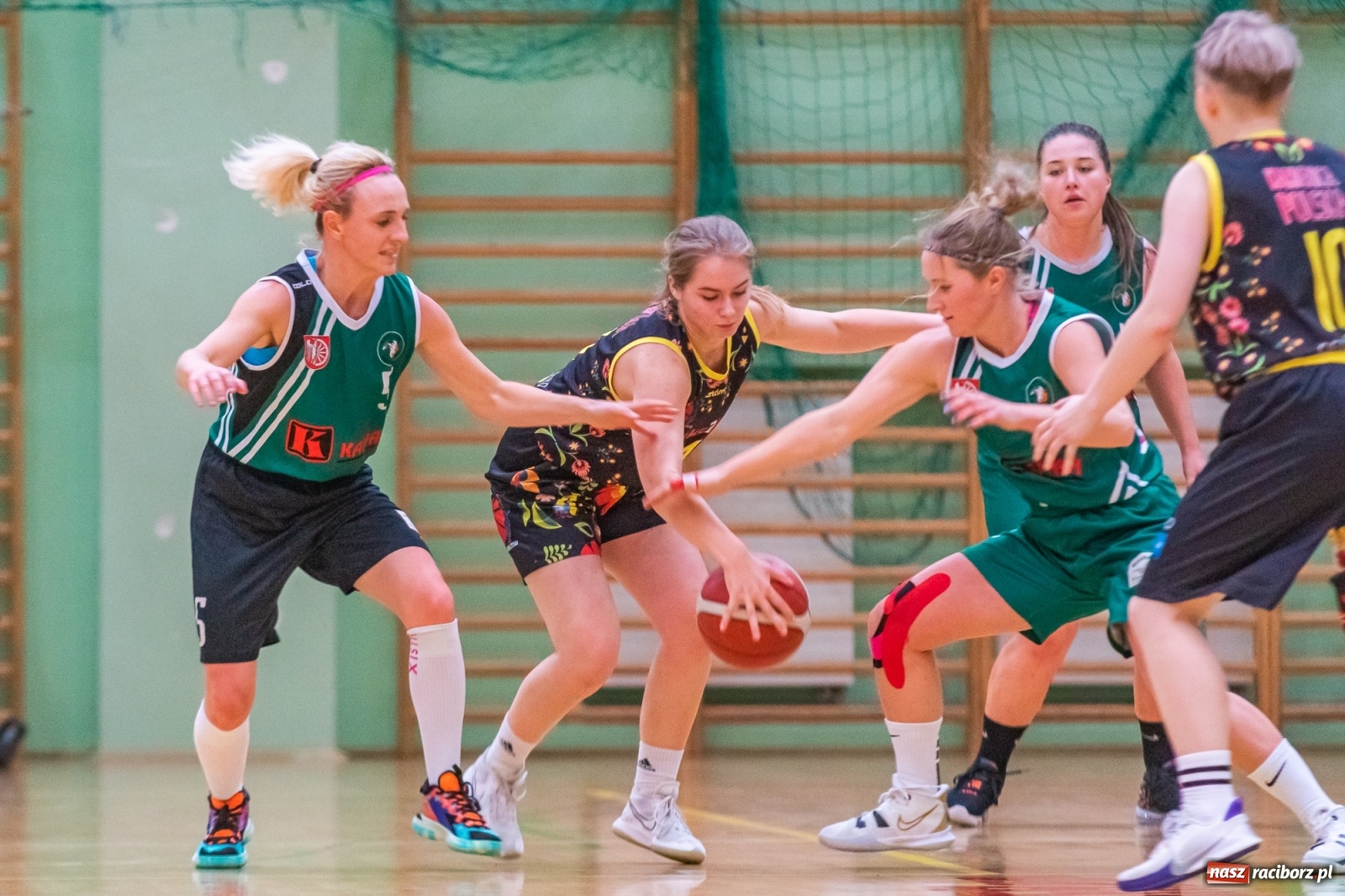 Zdjęcie w galerii na portalu naszraciborz.pl: RKK AZS Racibórz zdemolował Kamienicę Polską [FOTO] wiadomości z regionu