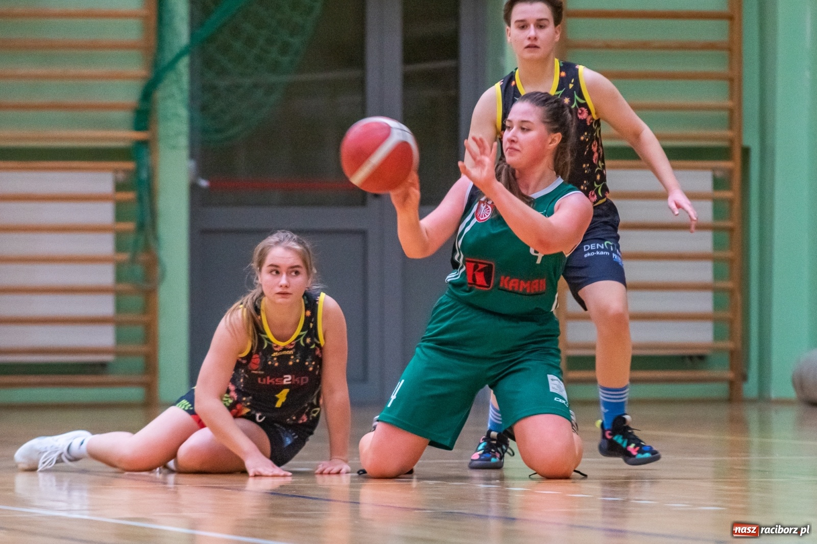 Zdjęcie w galerii na portalu naszraciborz.pl: RKK AZS Racibórz zdemolował Kamienicę Polską [FOTO] wiadomości z regionu
