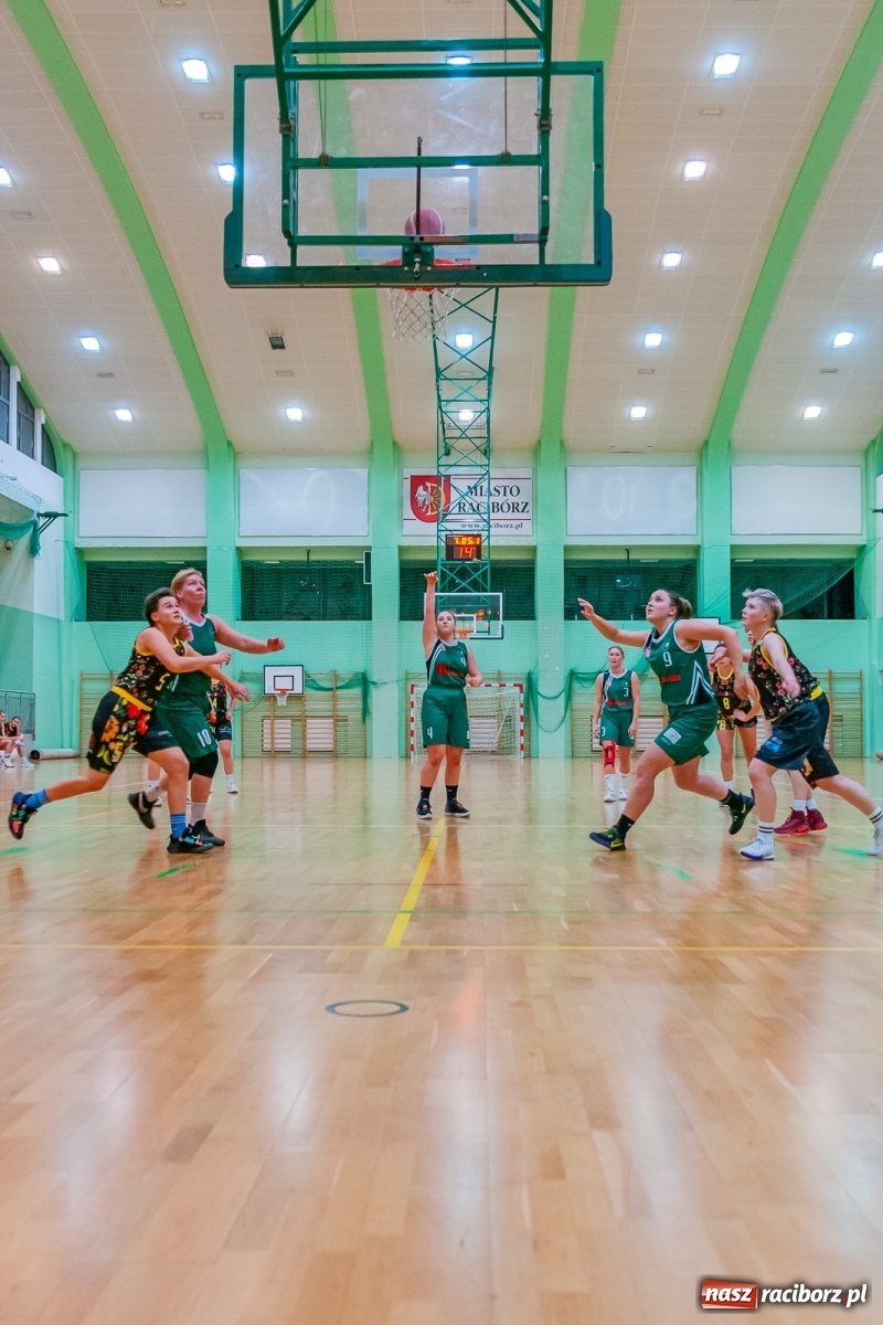 Zdjęcie w galerii na portalu naszraciborz.pl: RKK AZS Racibórz zdemolował Kamienicę Polską [FOTO] wiadomości z regionu