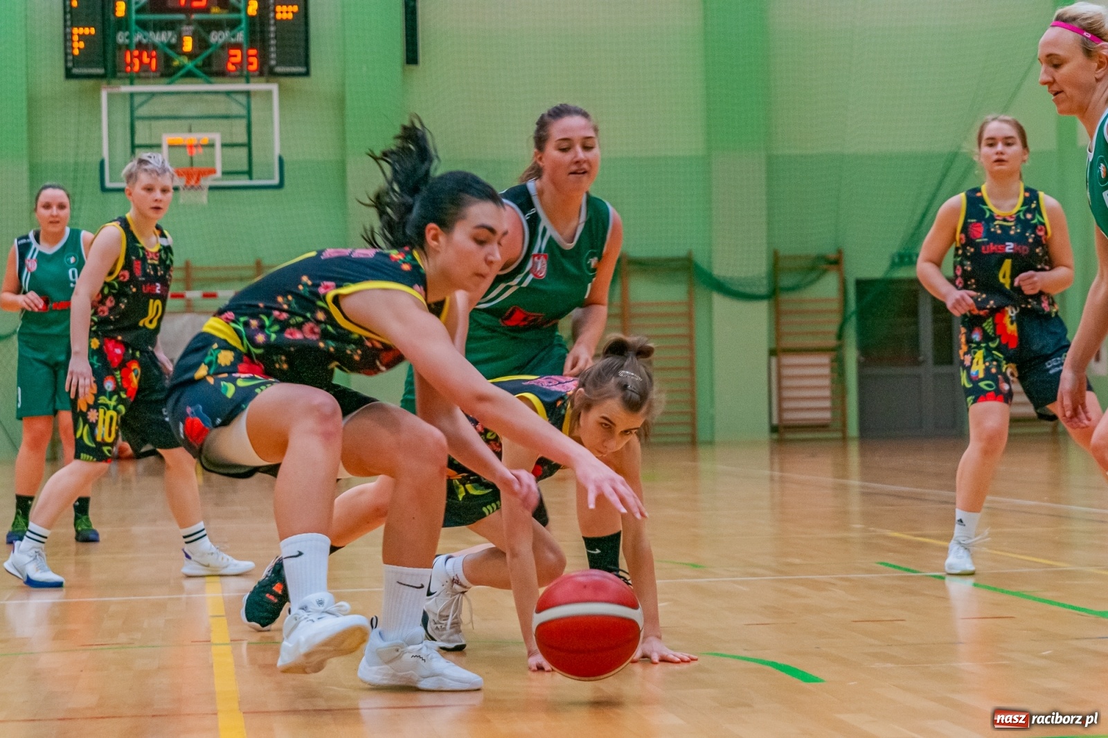 Zdjęcie w galerii na portalu naszraciborz.pl: RKK AZS Racibórz zdemolował Kamienicę Polską [FOTO] wiadomości z regionu