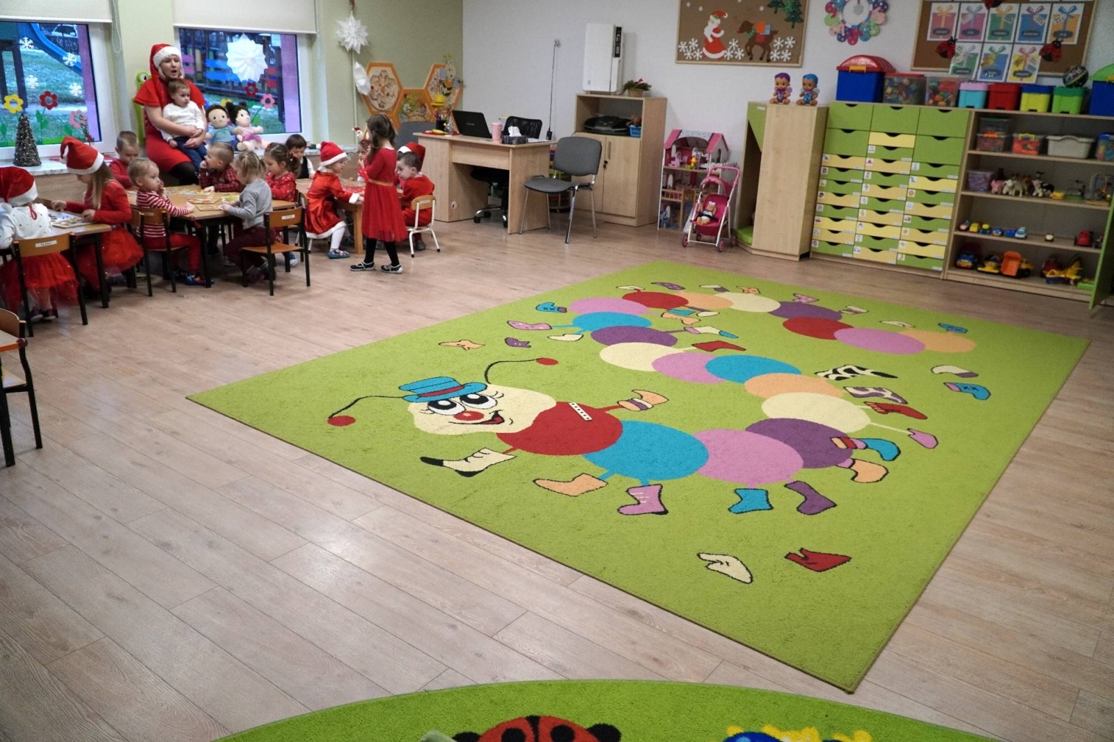 Zdjęcie w galerii na portalu naszraciborz.pl: Prezydent razem z Św. Mikołajem przywitali przedszkolaków [FOTO i WIDEO] wiadomości z regionu